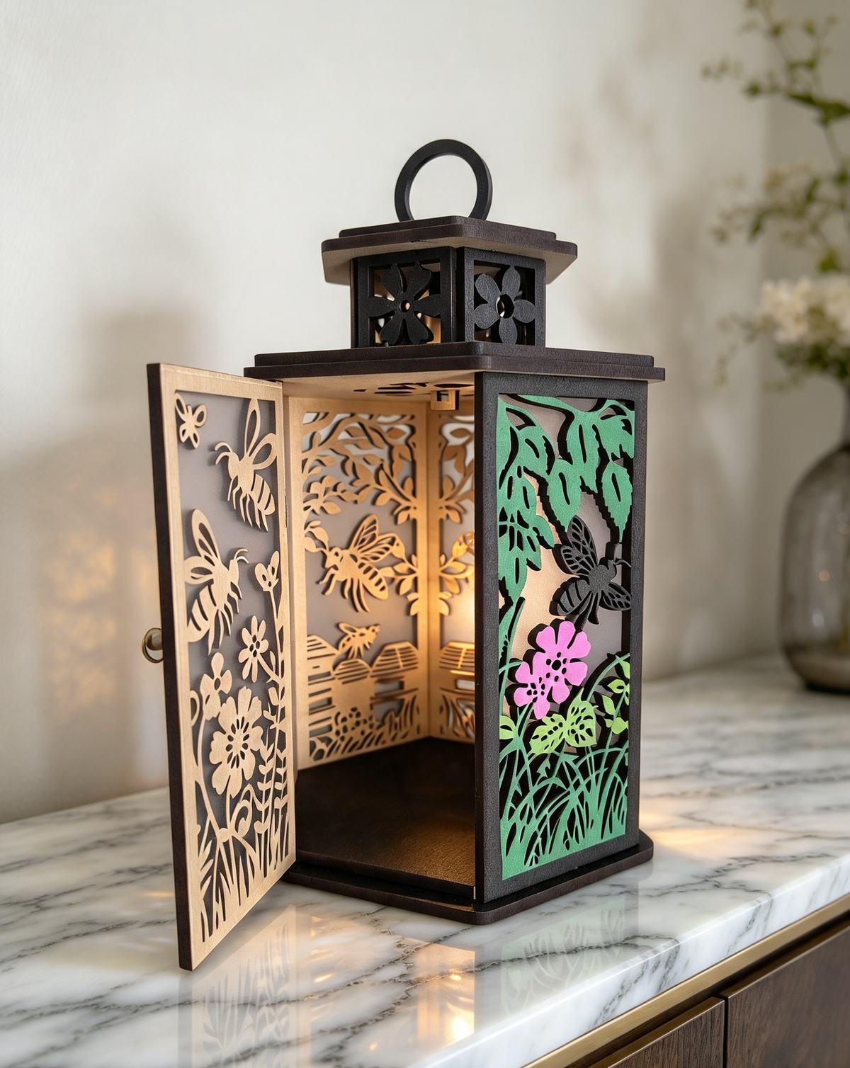 Lantern, Nature
